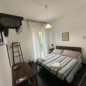 https://hotel-la-pineta-cogoleto.hotelitalianriviera.com