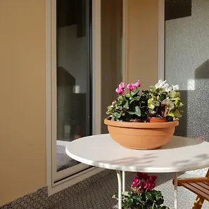 Rifinito Bilocale In Centro, Casa Verdi, 2° Piano Appartamento